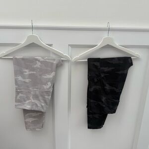 2pairs!! Athleta Women's XL Leggings - light and dark Camo